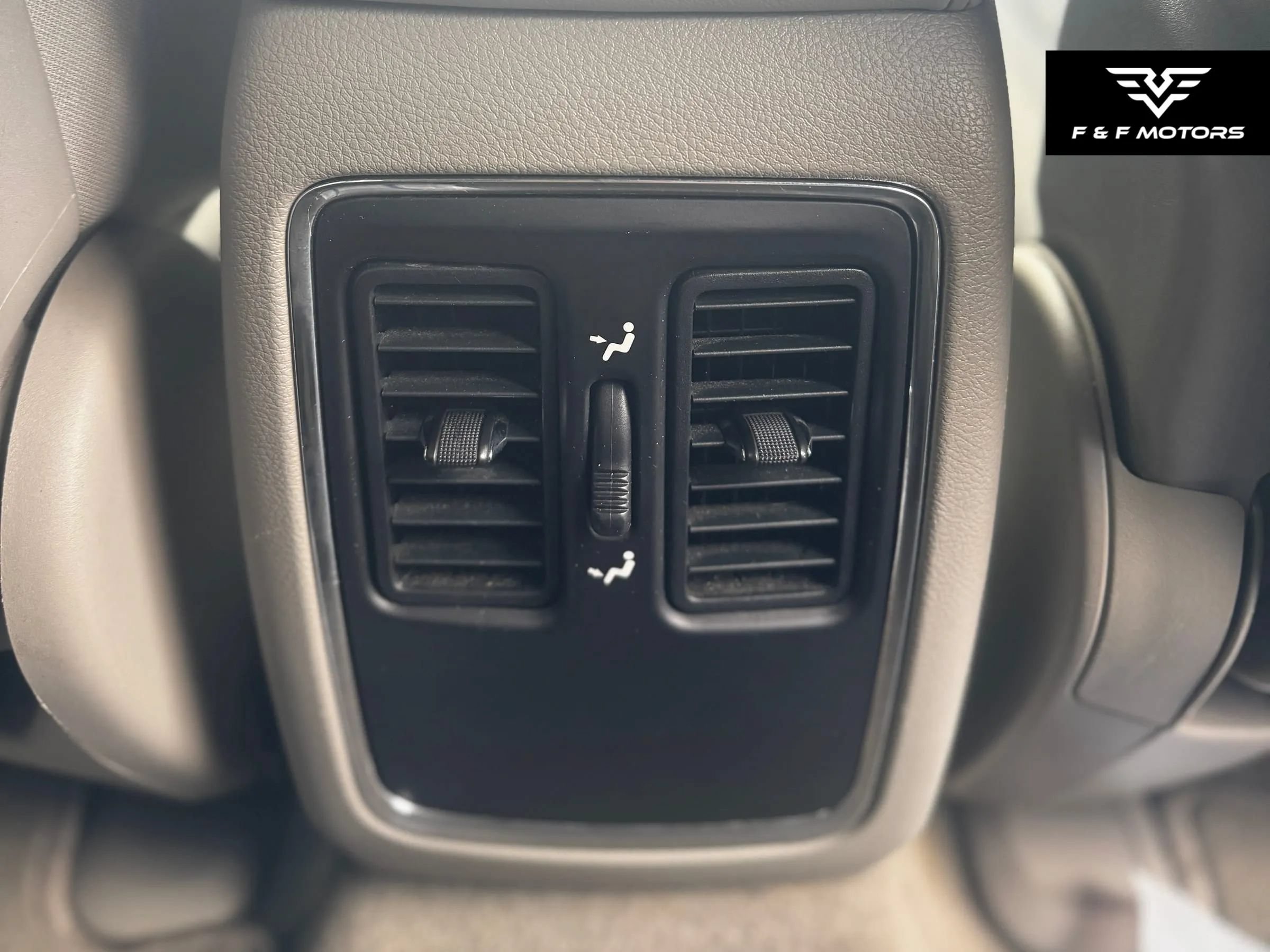 Used 2006 Pontiac Torrent 2WD image 18