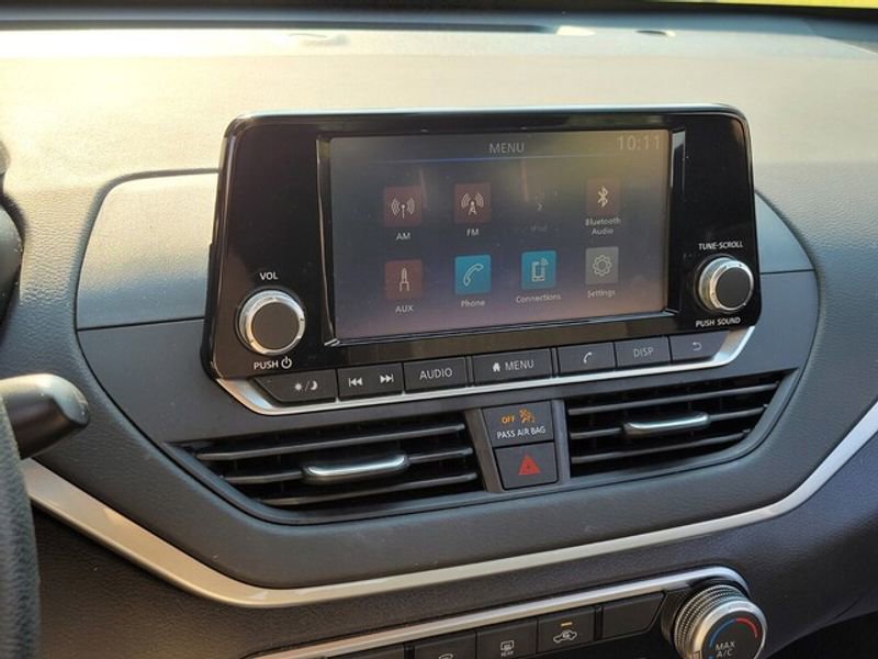 Used 2024 Nissan Altima 2.5 S image 19