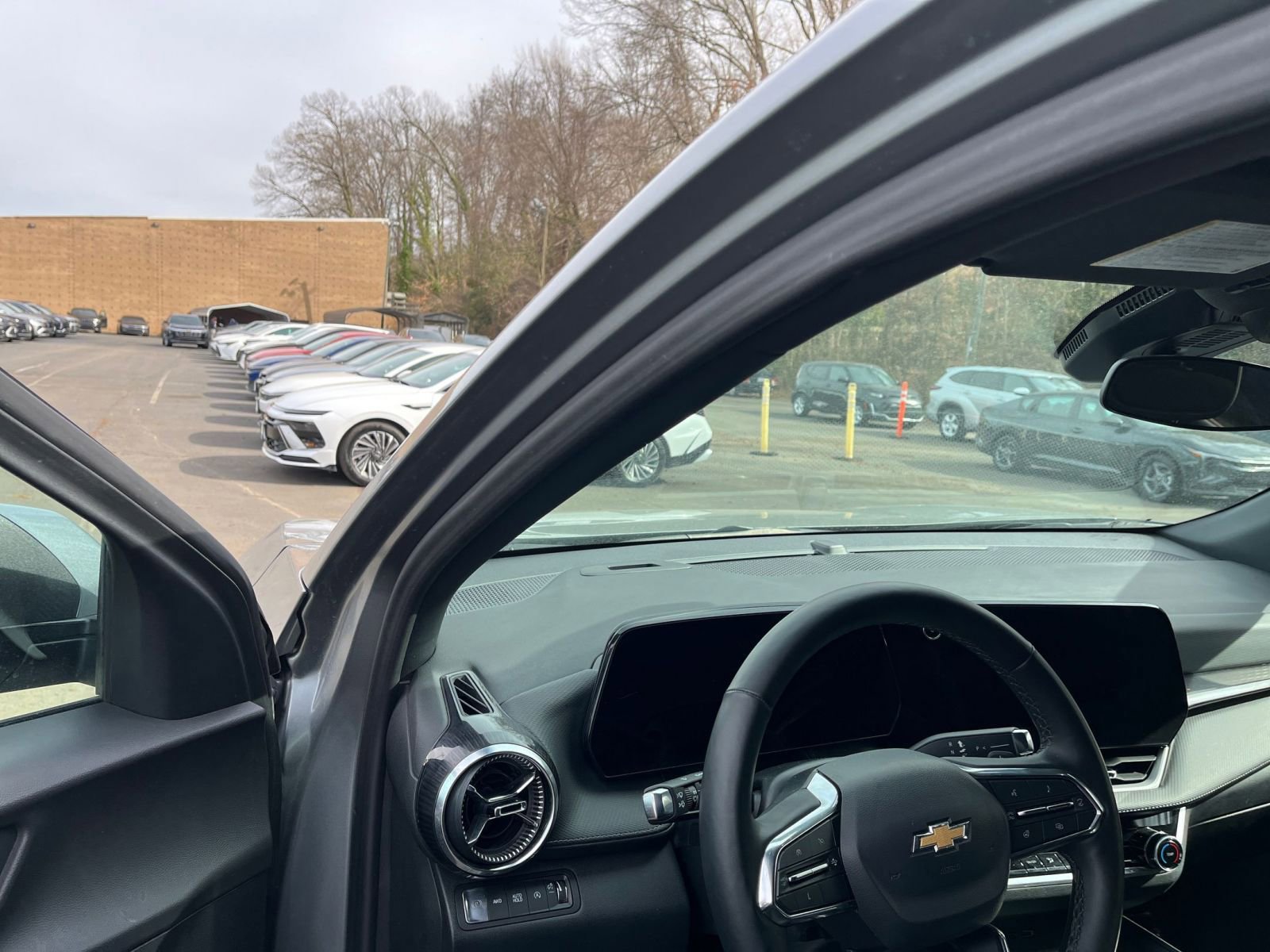 Used 2025 Chevrolet Equinox LT image 34