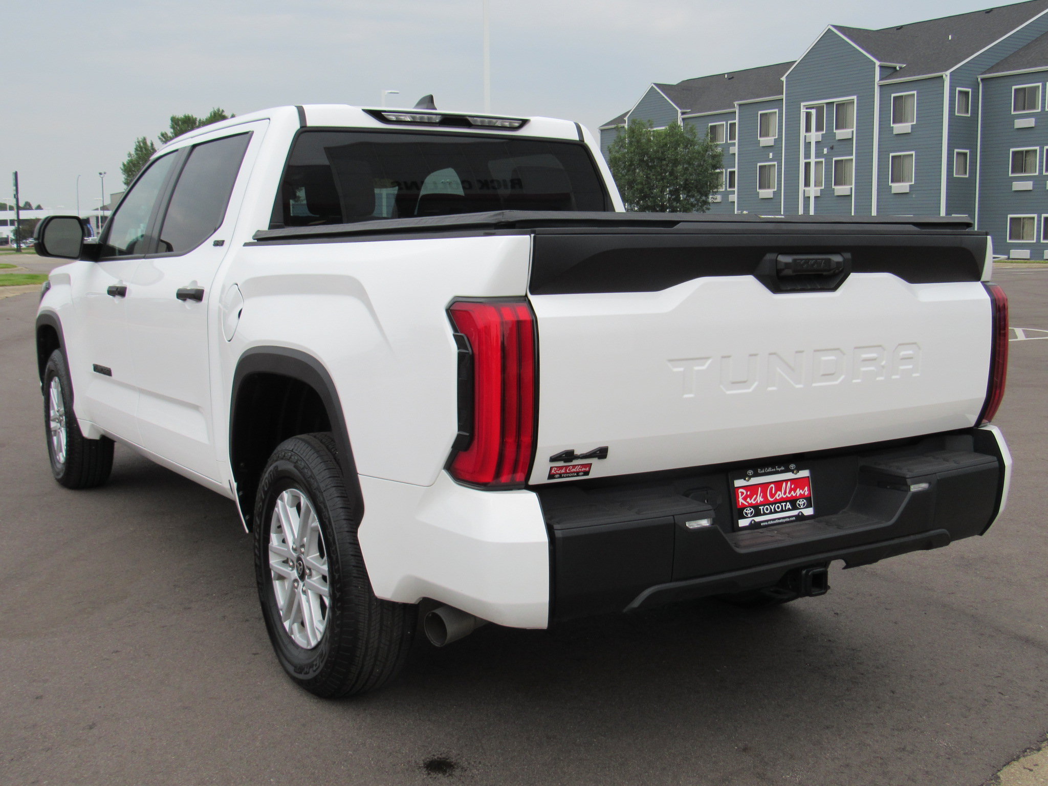 Used 2025 Toyota Tundra SR5 AWD/4WD image 8