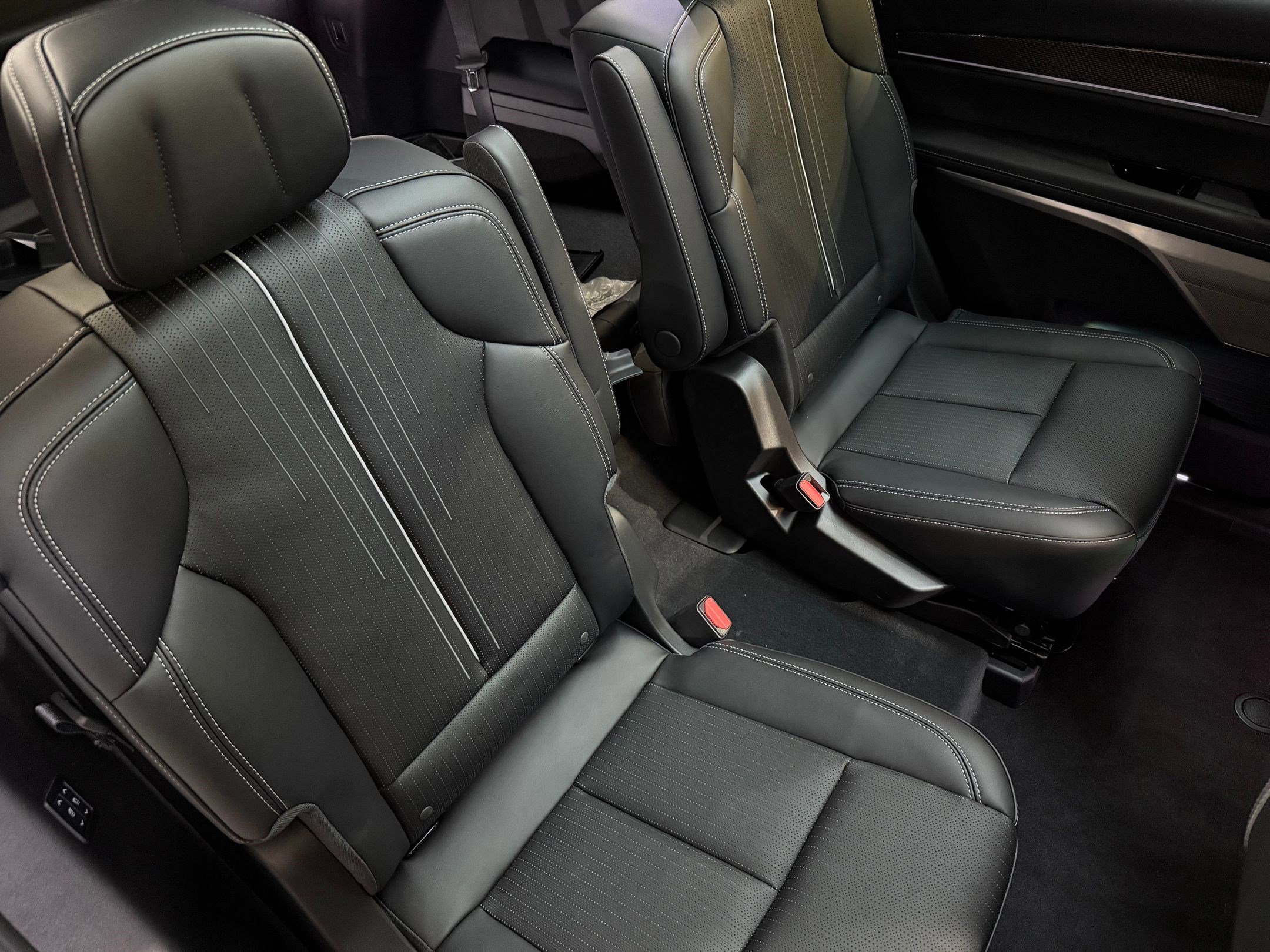New 2026 Cadillac Vistiq Luxury w/ LPO, Floor Liner Package image 52