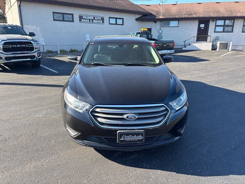 Used 2016 Ford Taurus SE FWD image 8
