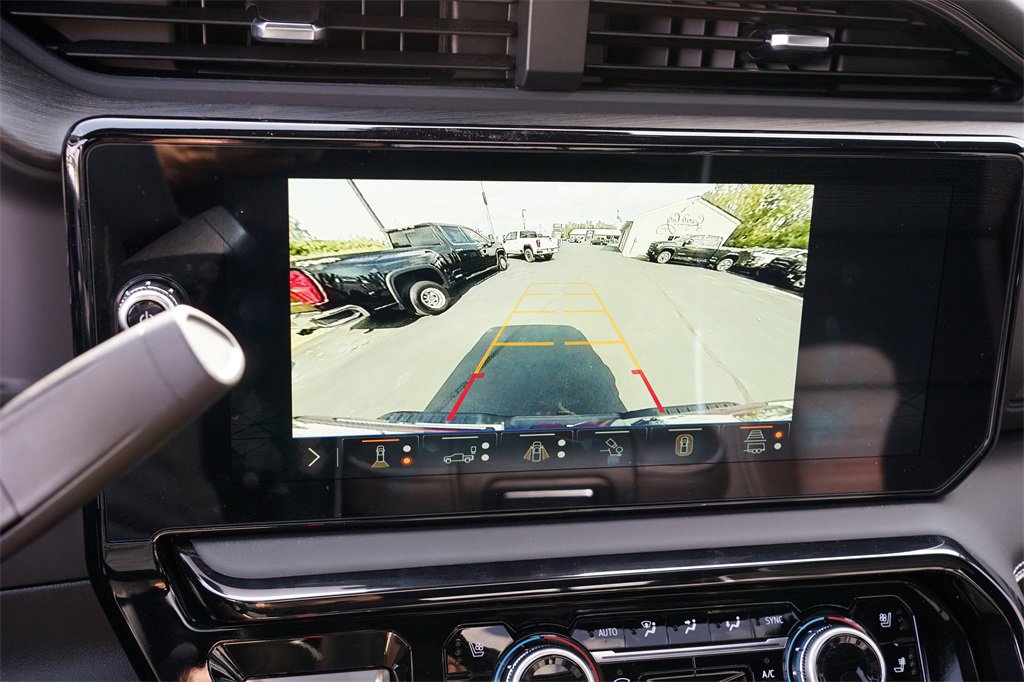 Used 2025 GMC Sierra 2500 AT4X image 27