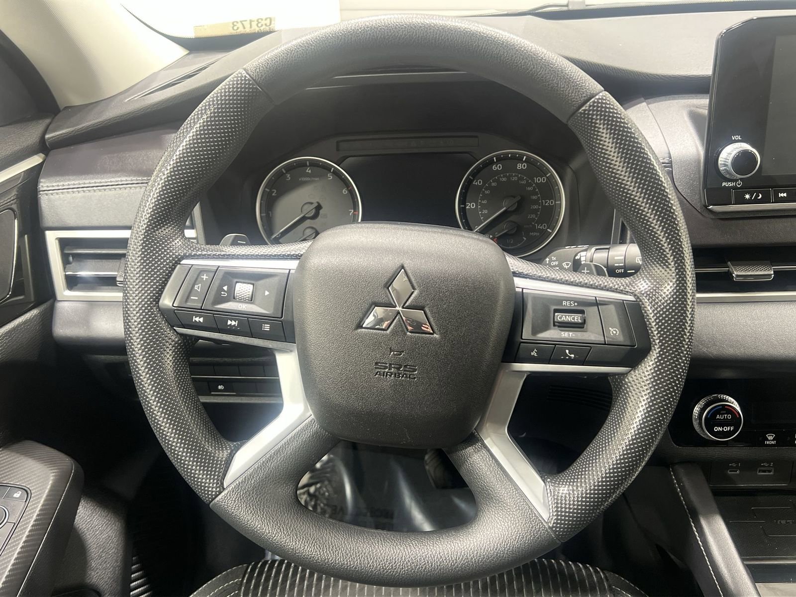 Used 2024 Mitsubishi Outlander ES AWD/4WD image 14