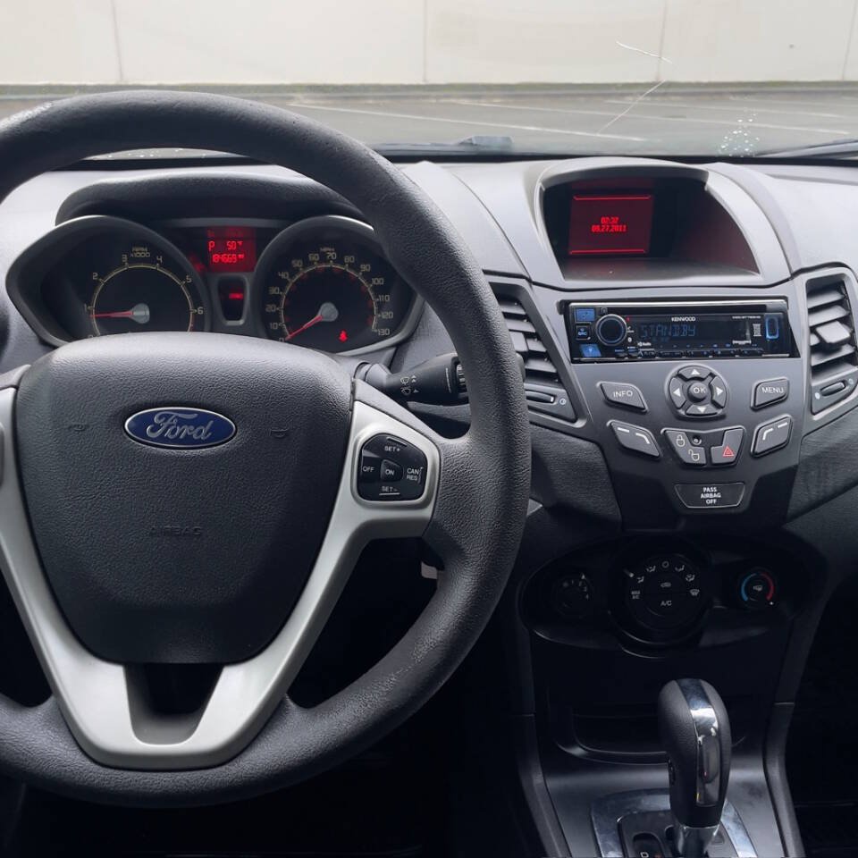 Used 2012 Ford Fiesta SE FWD image 12