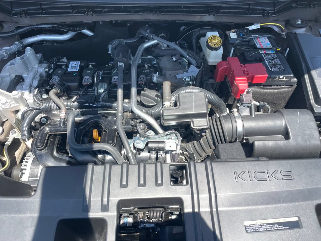 Certified 2025 Nissan Kicks SR FWD image 22