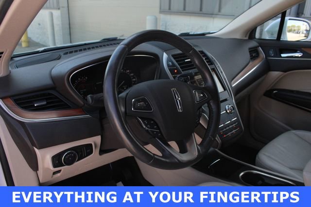 Used 2018 Lincoln MKC Select w/ Lincoln MKC Climate Package FWD image 2