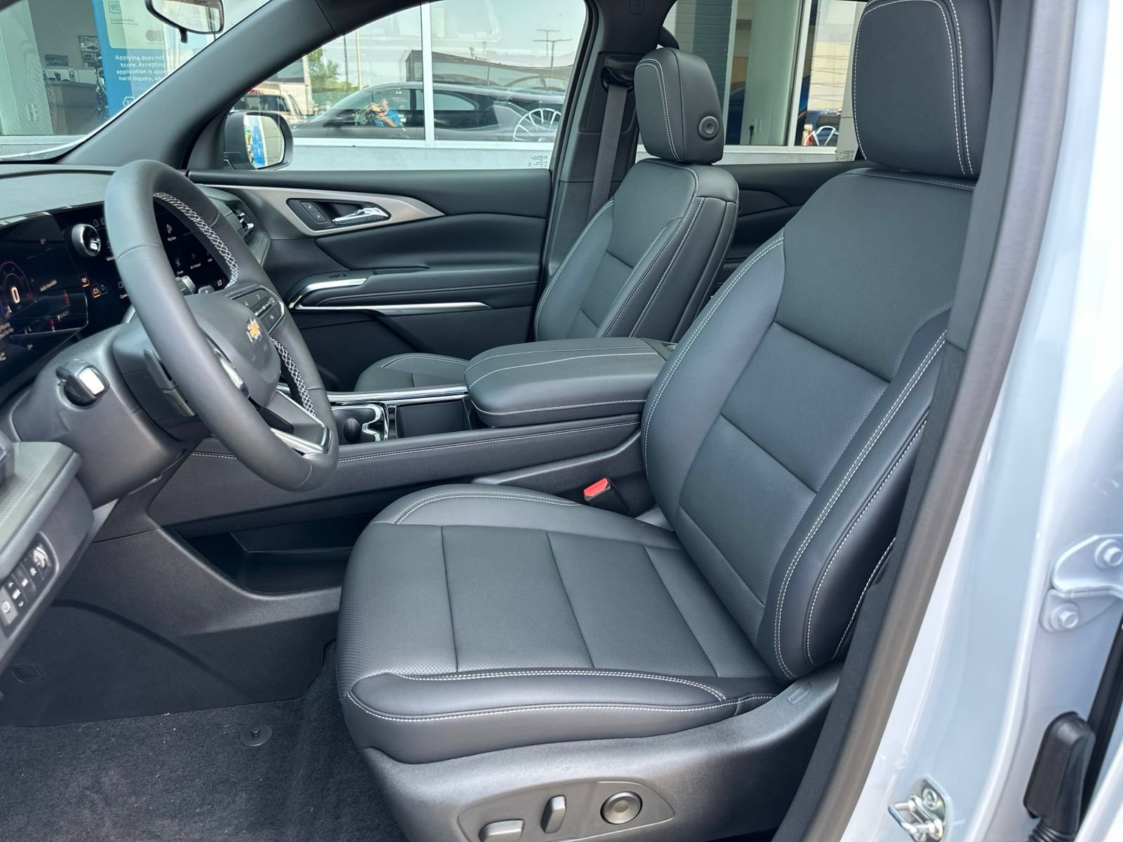 New 2027 Chevrolet Traverse LT w/ Sun and Wheel Package AWD/4WD image 20
