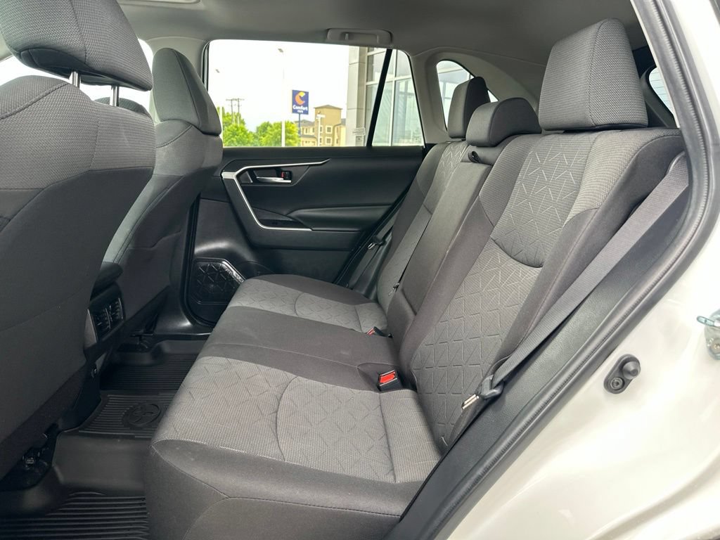 Certified 2021 Toyota RAV4 XLE w/ Convenience Package AWD/4WD image 18