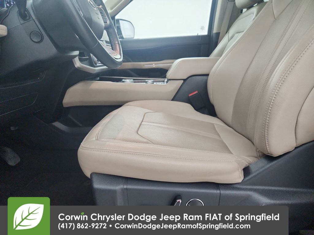 Used 2024 Ford Expedition Limited image 12