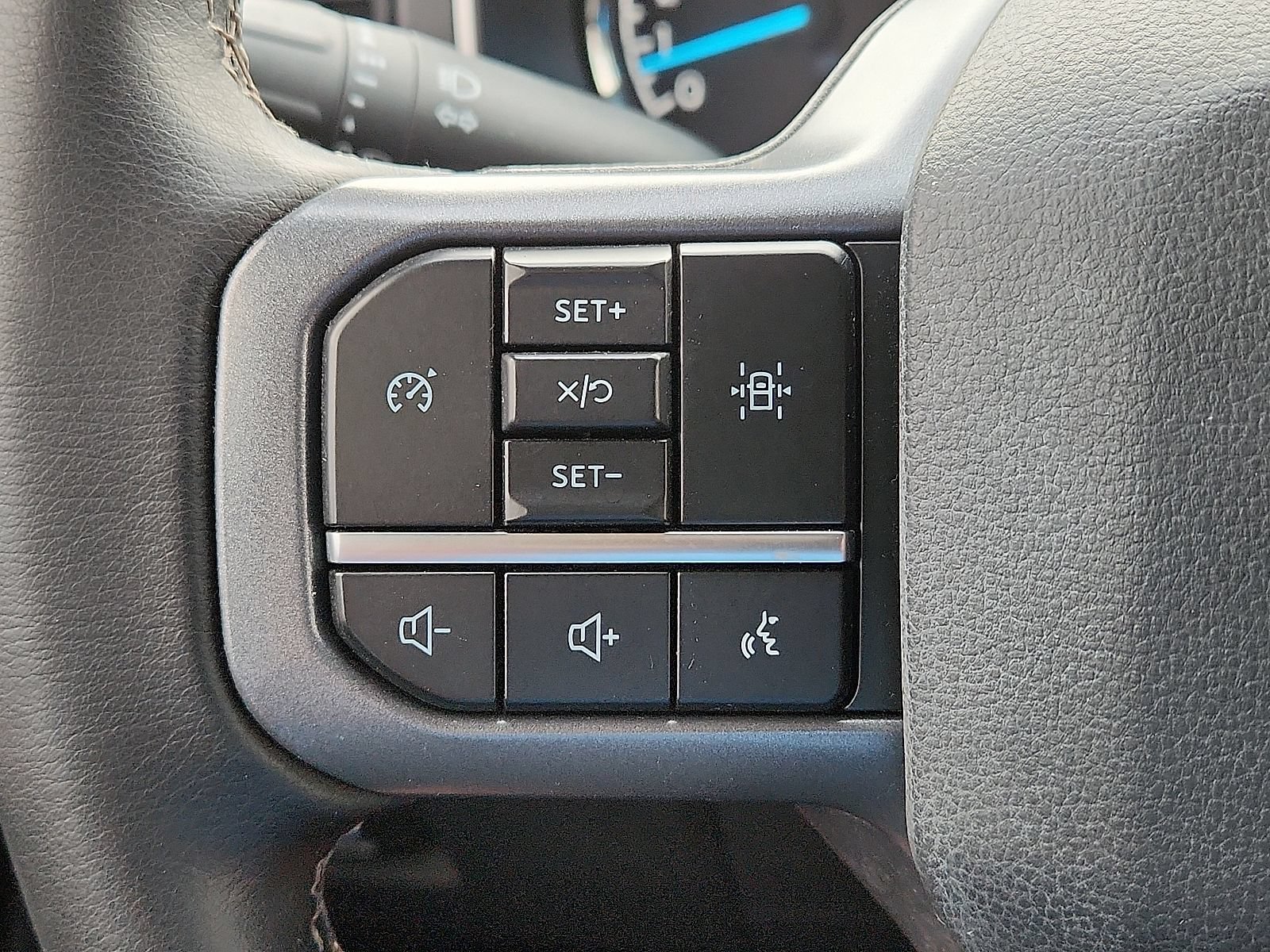Used 2023 Ford F150 XLT w/ Equipment Group 302A High RWD image 17