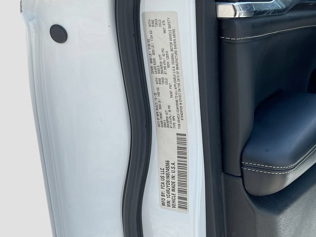 Used 2022 Jeep Grand Cherokee Overland AWD/4WD image 34