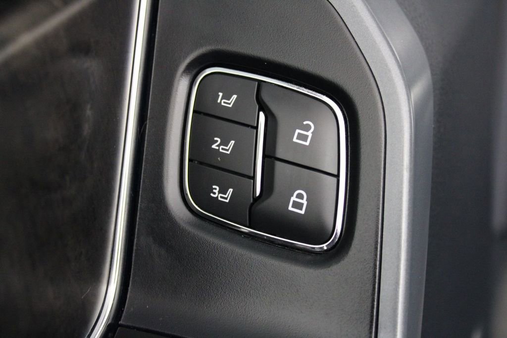 Used 2023 Ford F150 Lariat w/ FX4 Off-Road Package image 17