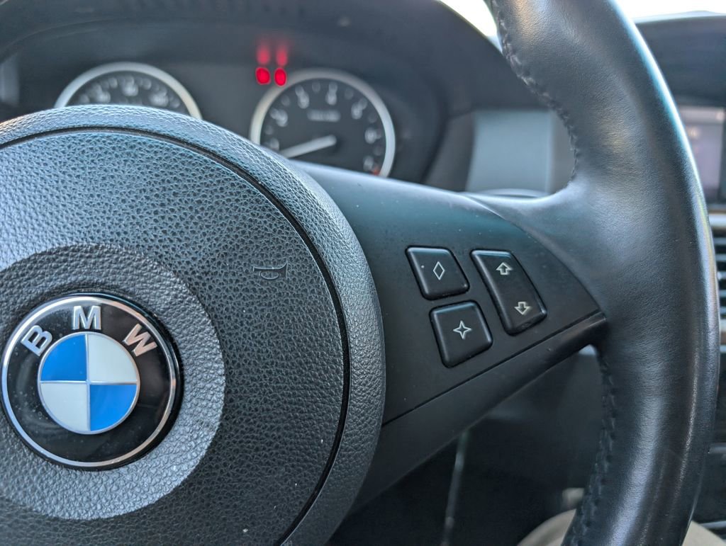 Used 2010 BMW 528i Sedan image 22