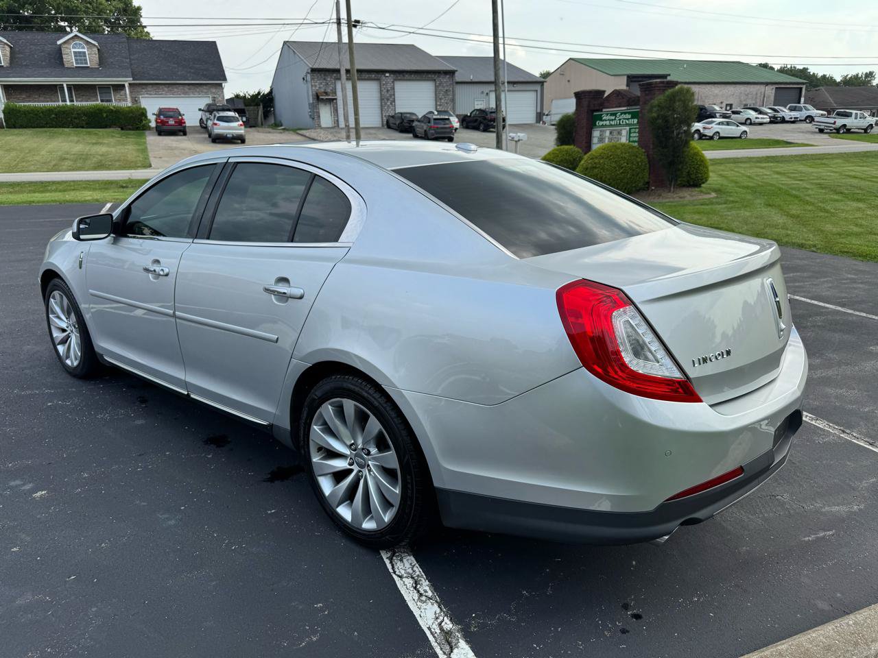 Used 2014 Lincoln MKS FWD image 6