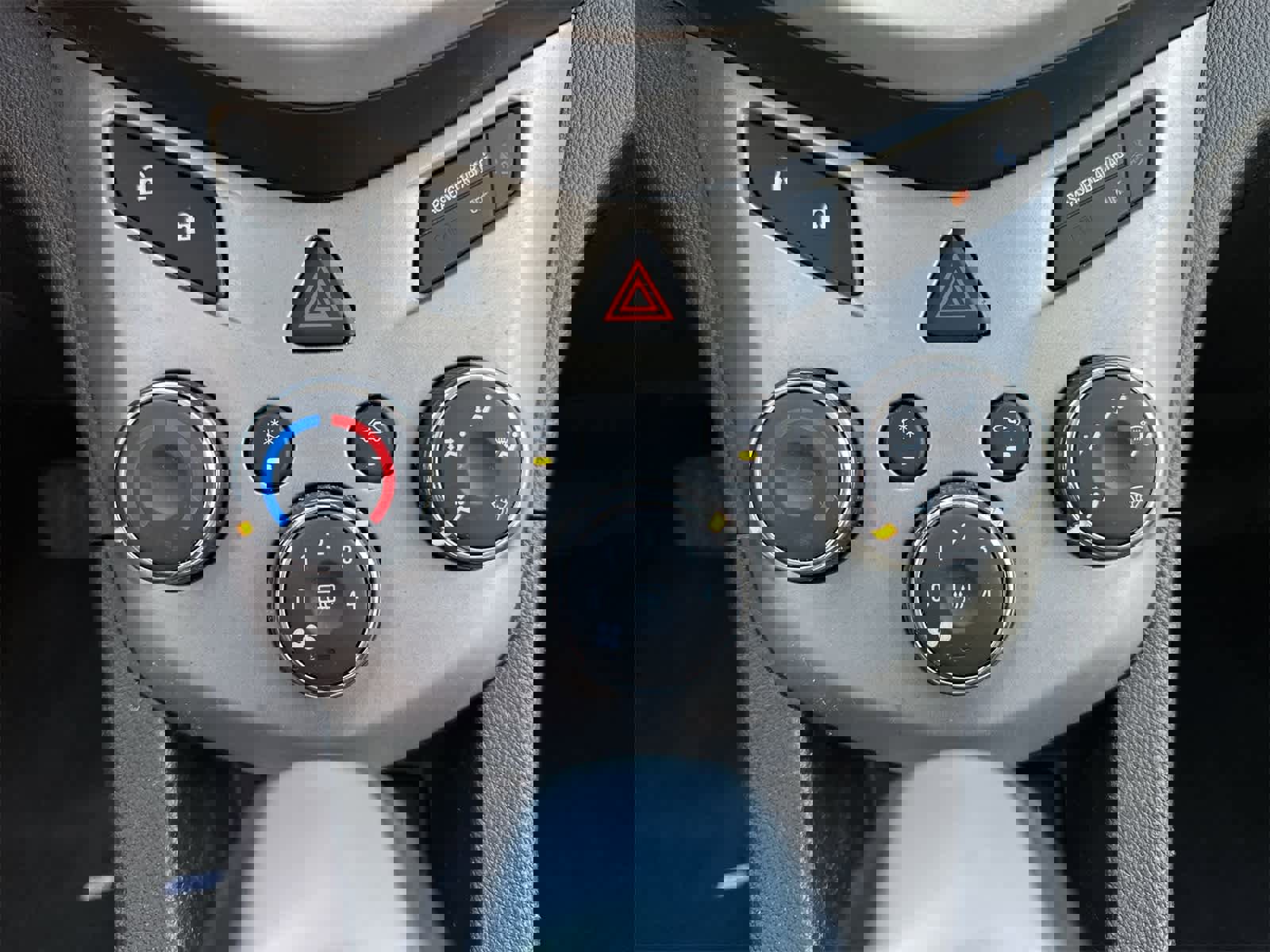 Used 2017 Chevrolet Sonic LT image 9