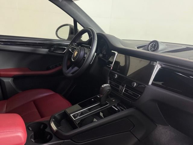 Used 2025 Porsche Macan S AWD/4WD image 18