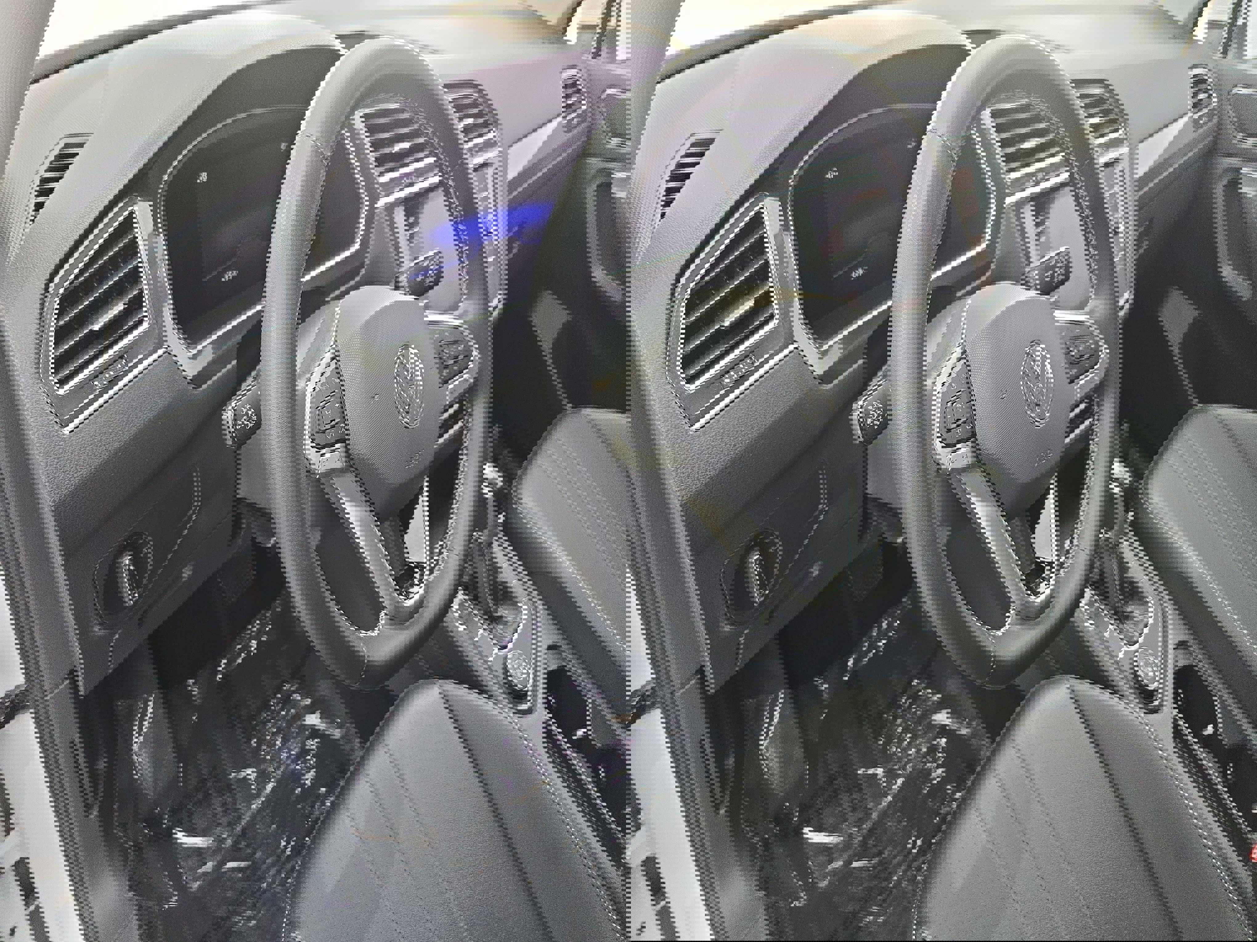 Certified 2022 Volkswagen Tiguan SE image 16