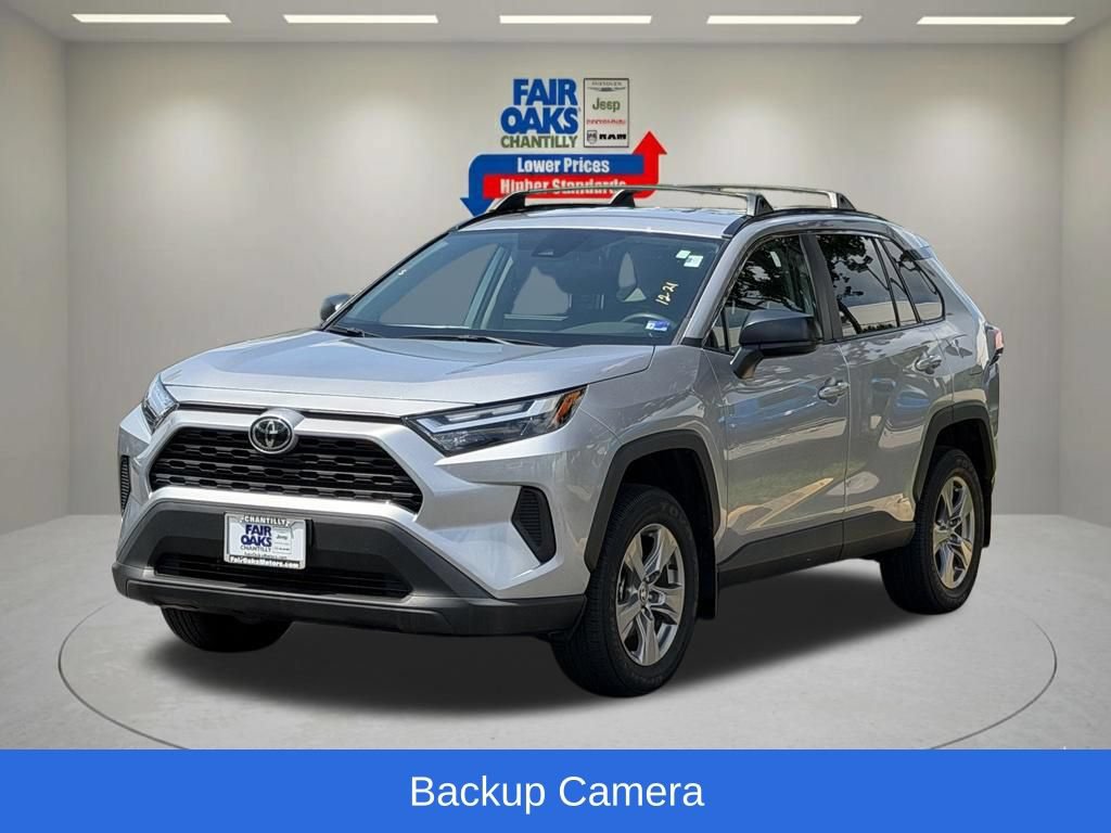 Used 2025 Toyota RAV4 LE AWD/4WD image 3
