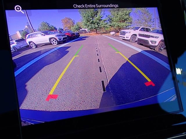 New 2025 Jeep Grand Cherokee Altitude image 21