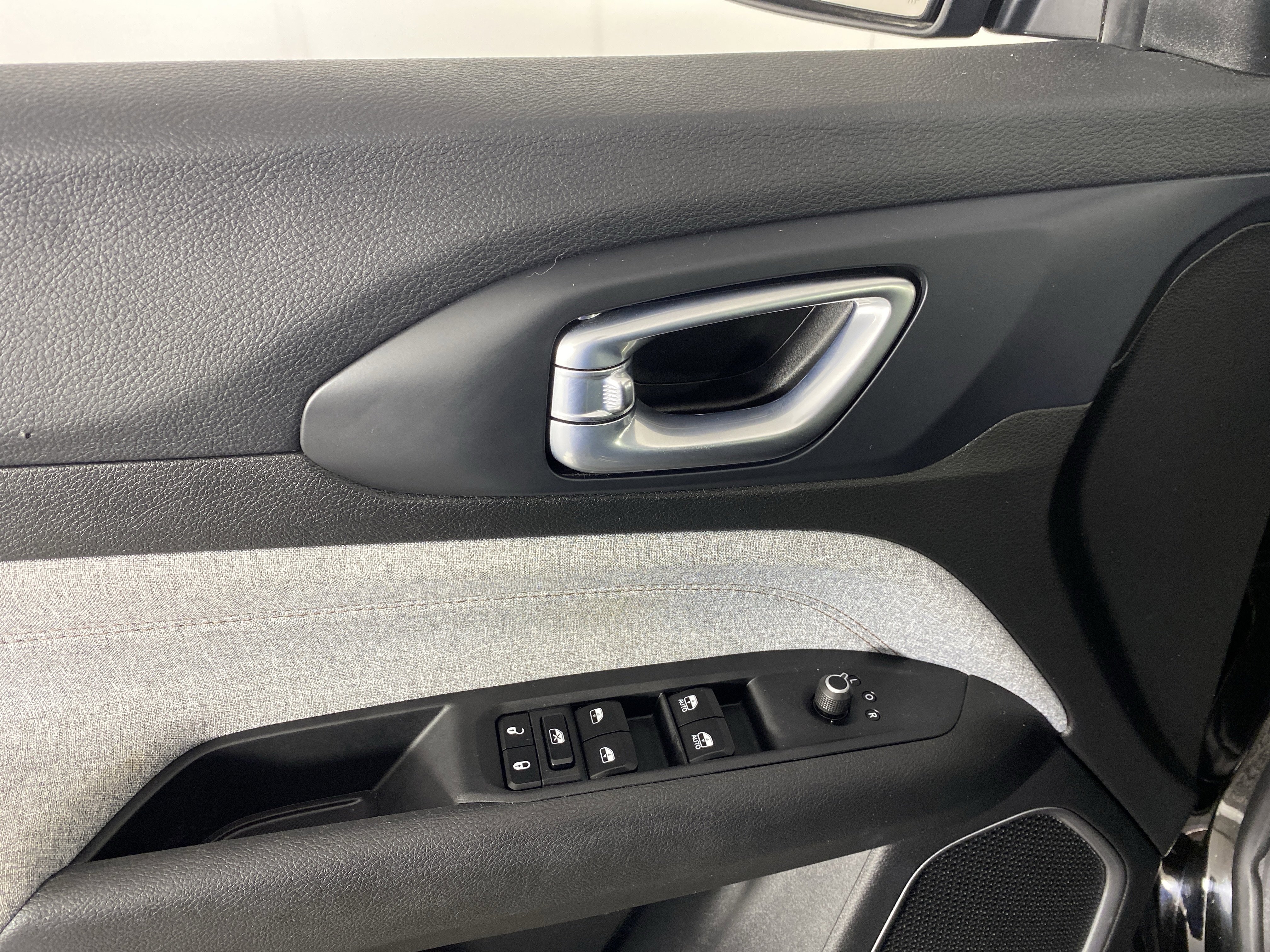 Used 2023 Jeep Compass Latitude AWD/4WD image 15