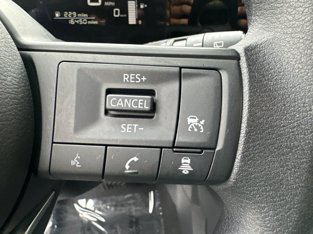 Used 2025 Nissan Kicks S FWD image 31