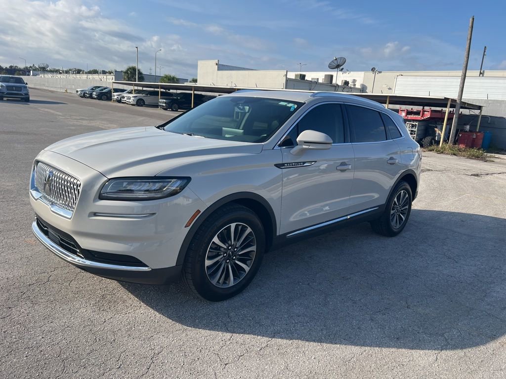 Used 2023 Lincoln Nautilus AWD w/ Premium Package image 7