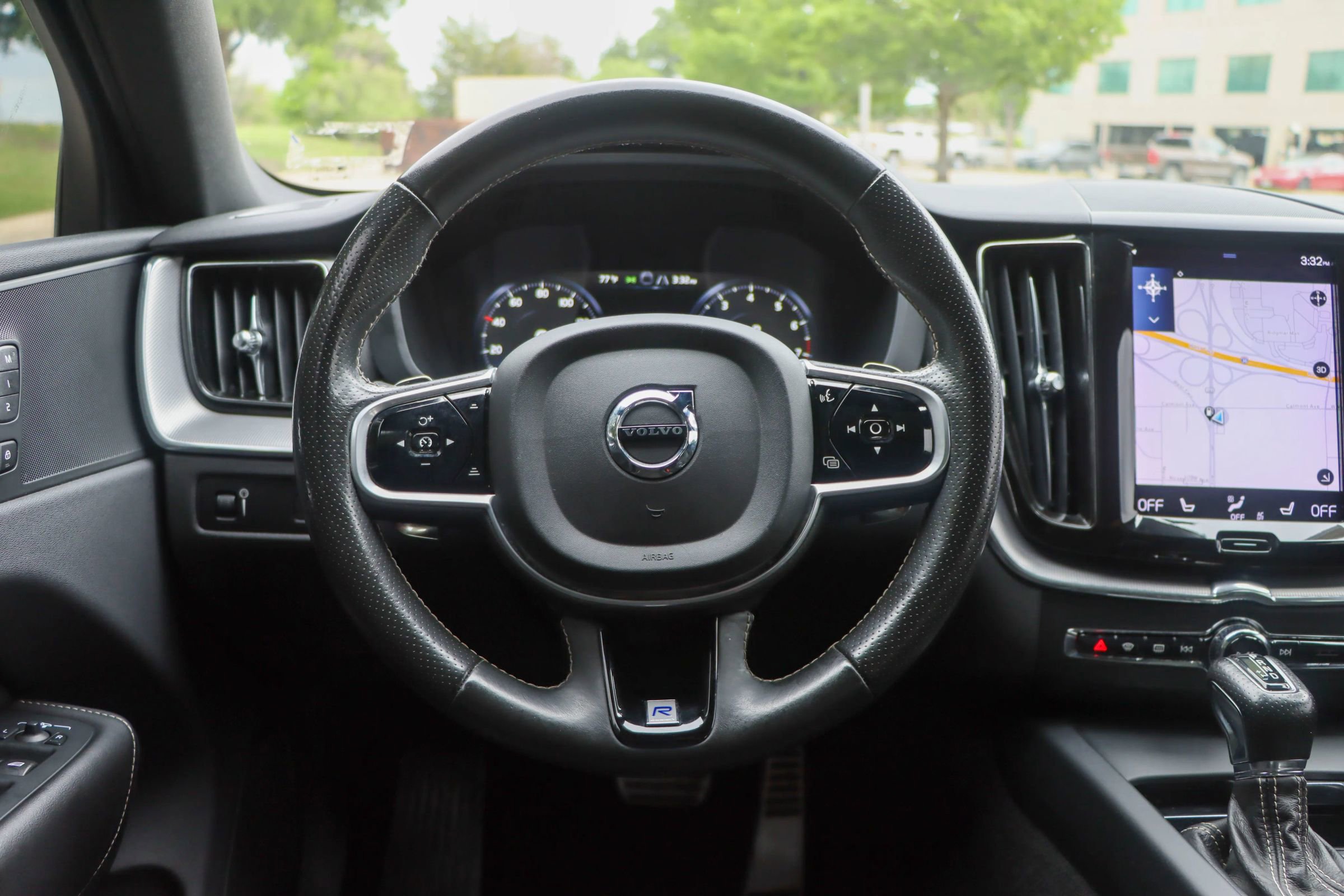 Used 2018 Volvo XC60 T5 R-Design w/ Convenience Package image 28