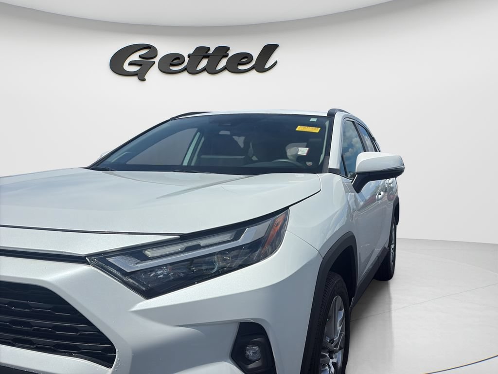 Used 2023 Toyota RAV4 XLE Premium FWD image 9