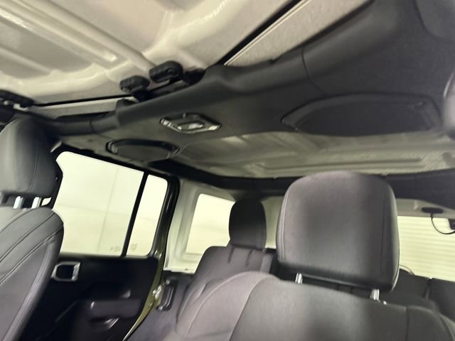 Used 2023 Jeep Wrangler Unlimited w/ Cold Weather Group image 12