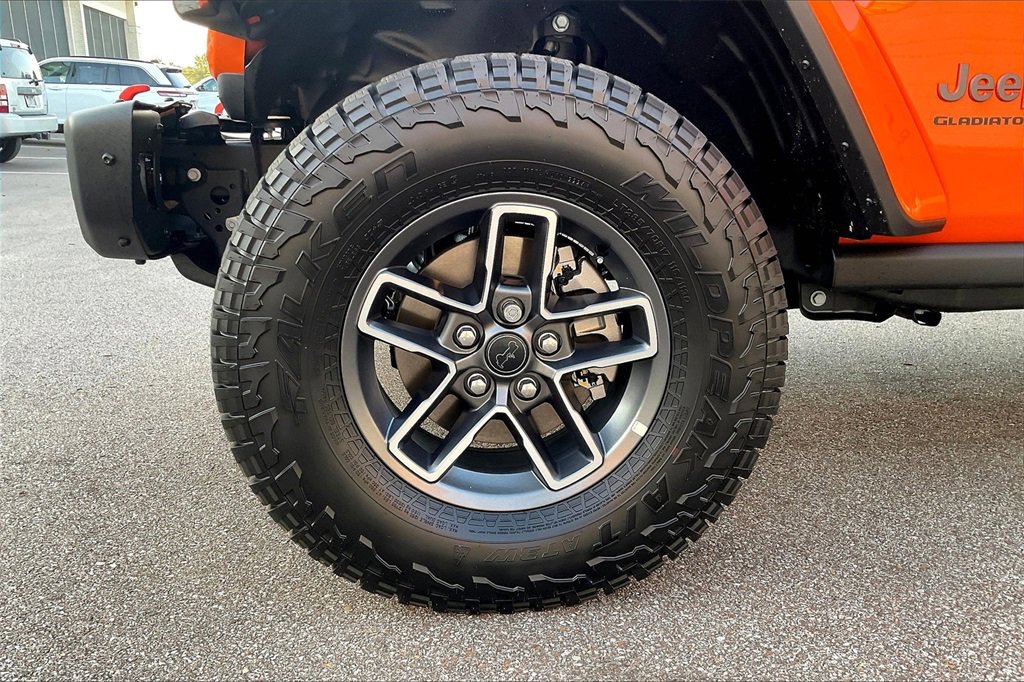 New 2025 Jeep Gladiator Mojave image 12