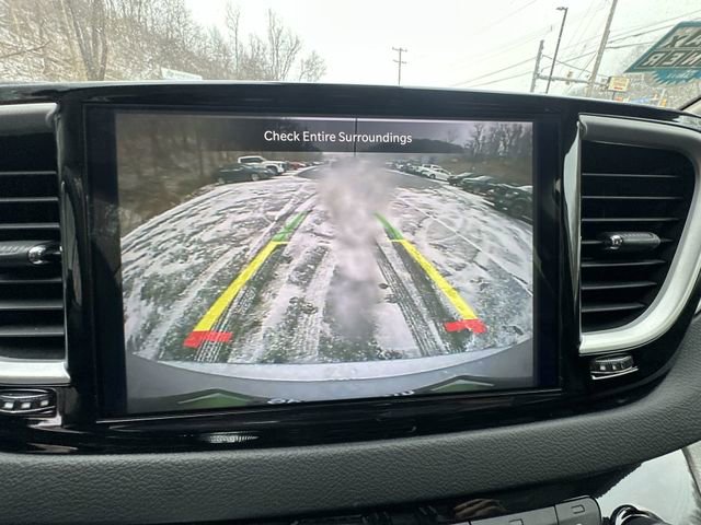 Used 2024 Chrysler Pacifica Touring-L FWD image 26