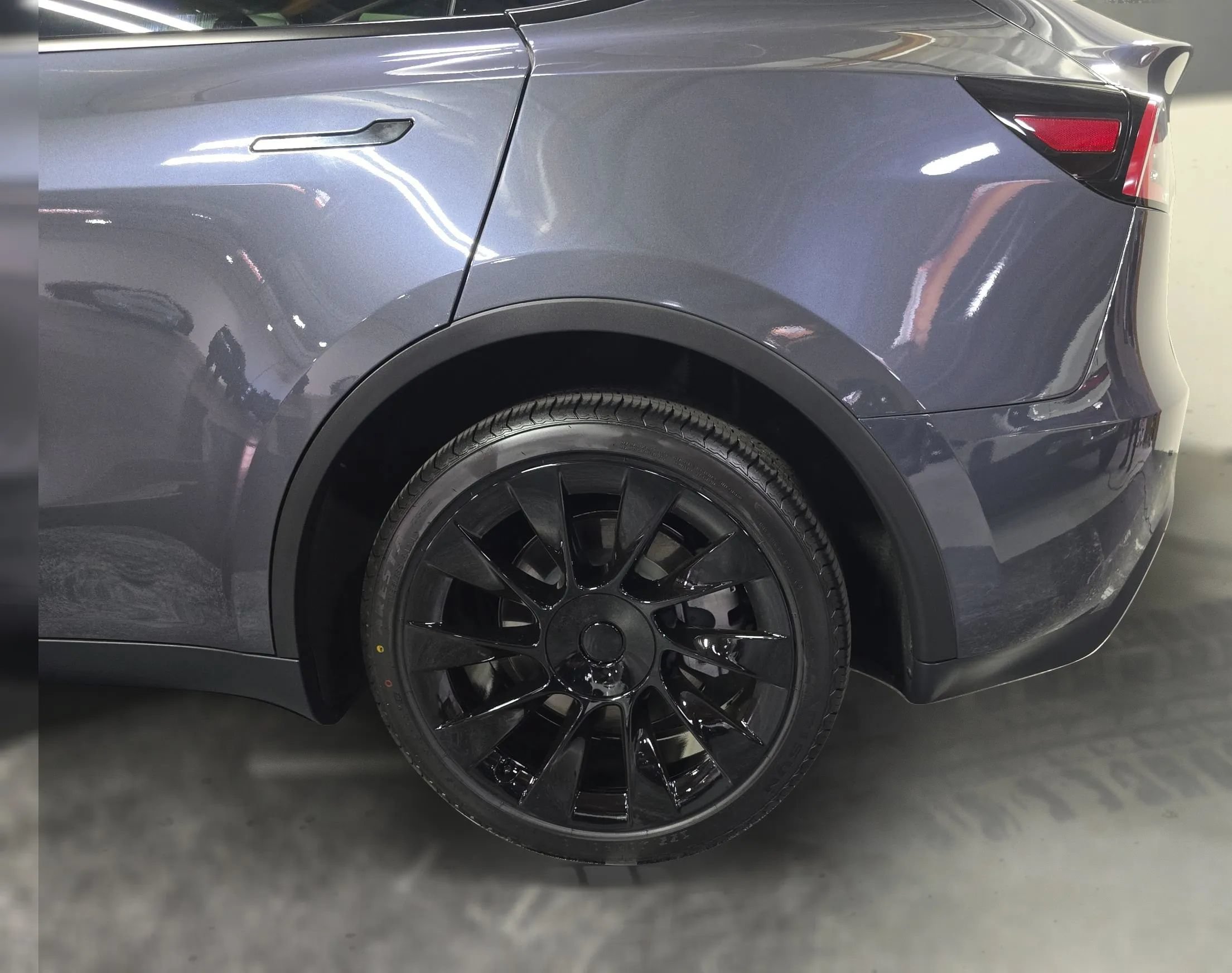 Used 2023 Tesla Model Y Long Range AWD/4WD image 19