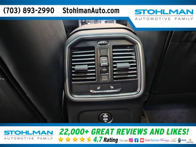 Used 2023 Porsche Macan AWD/4WD image 29