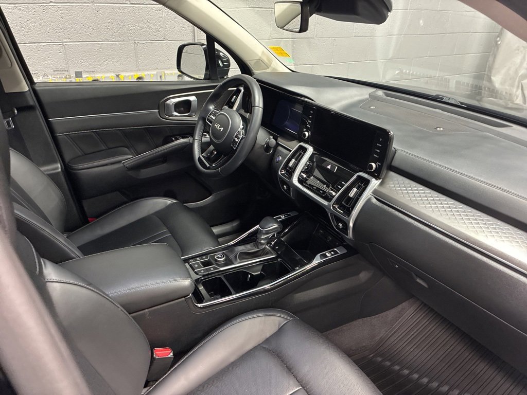 Used 2023 Kia Sorento SX image 7