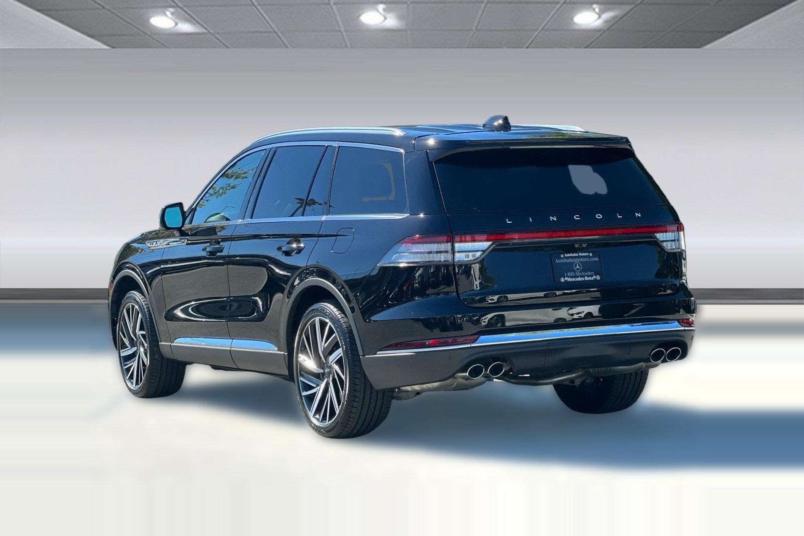 Used 2026 Lincoln Aviator Reserve AWD/4WD image 3