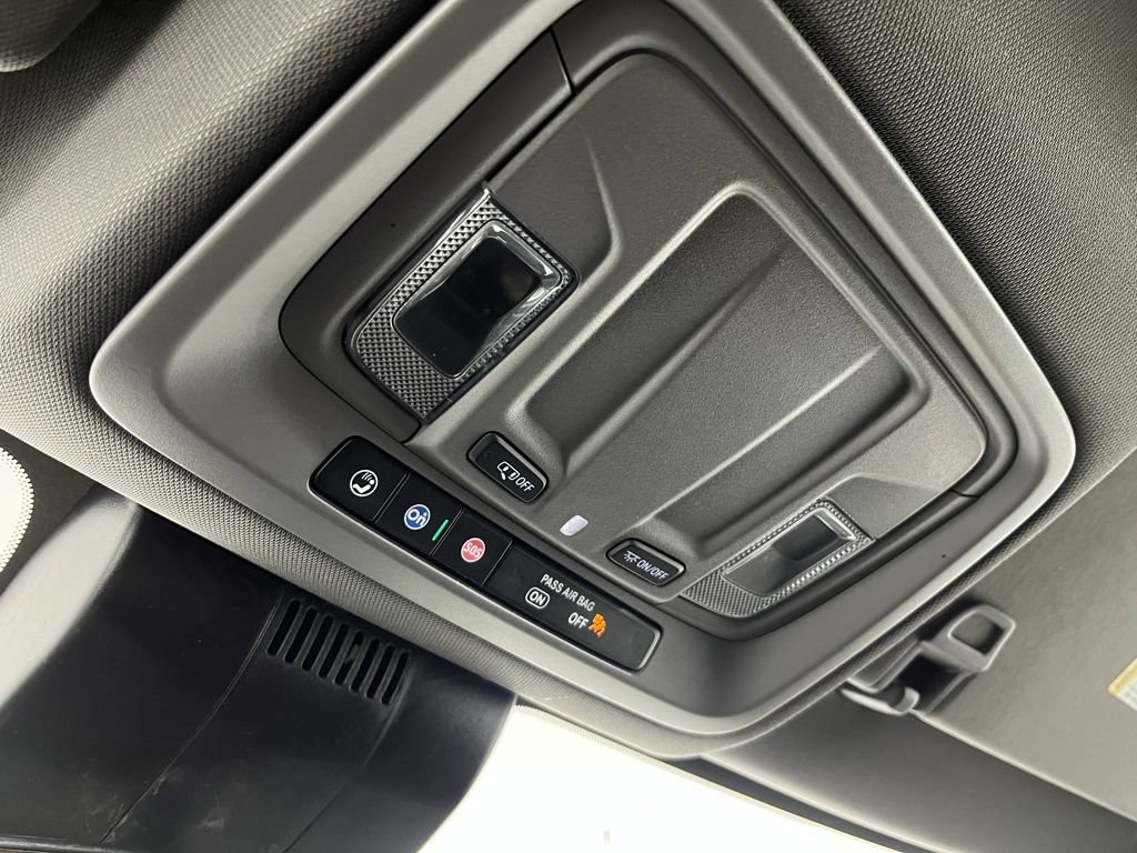 Used 2024 GMC Sierra 1500 SLE w/ X31 Off-Road Package image 25