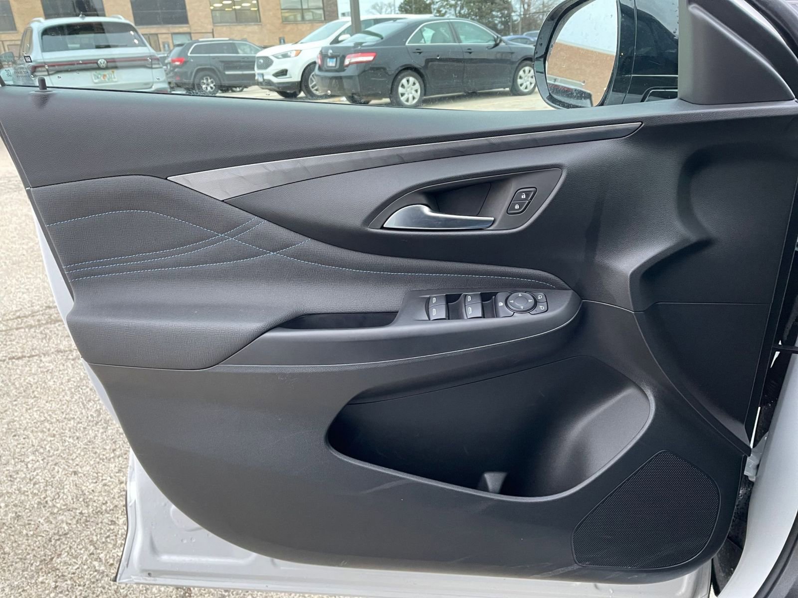 Used 2025 Buick Envista Sport Touring image 20