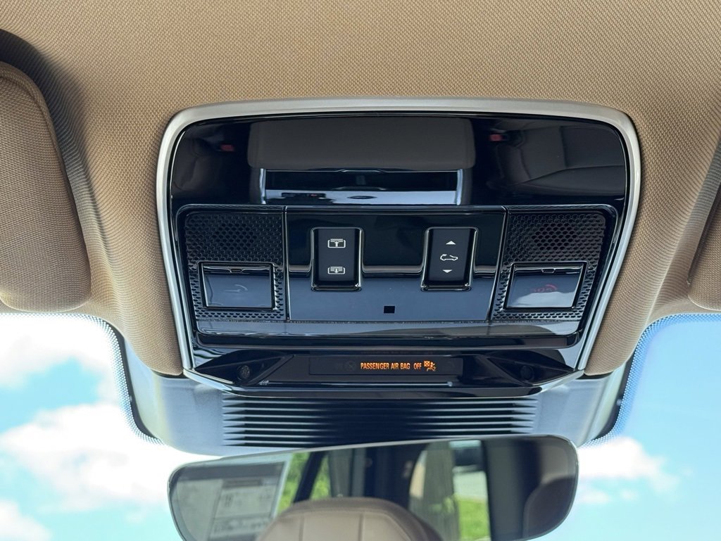 New 2025 Land Rover Range Rover SE image 29