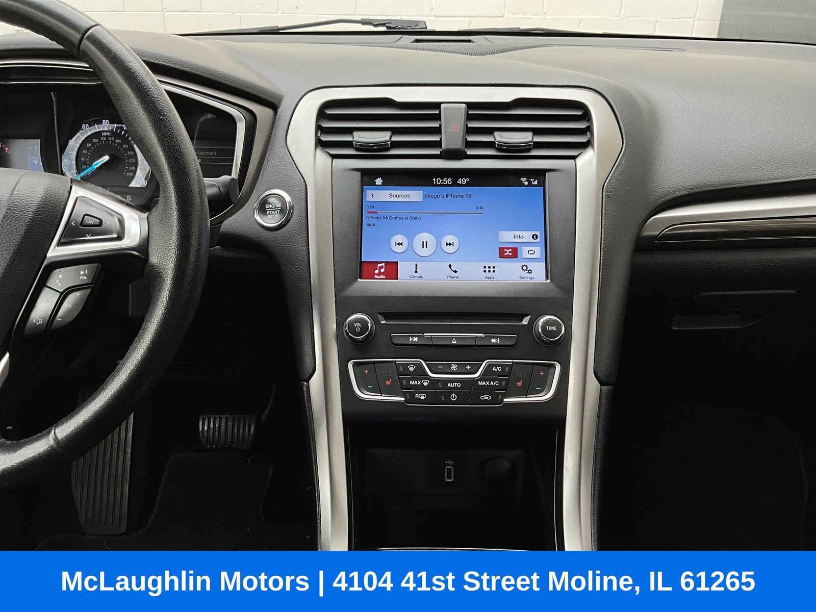 Used 2017 Ford Fusion SE w/ Fusion SE Technology Package FWD image 4