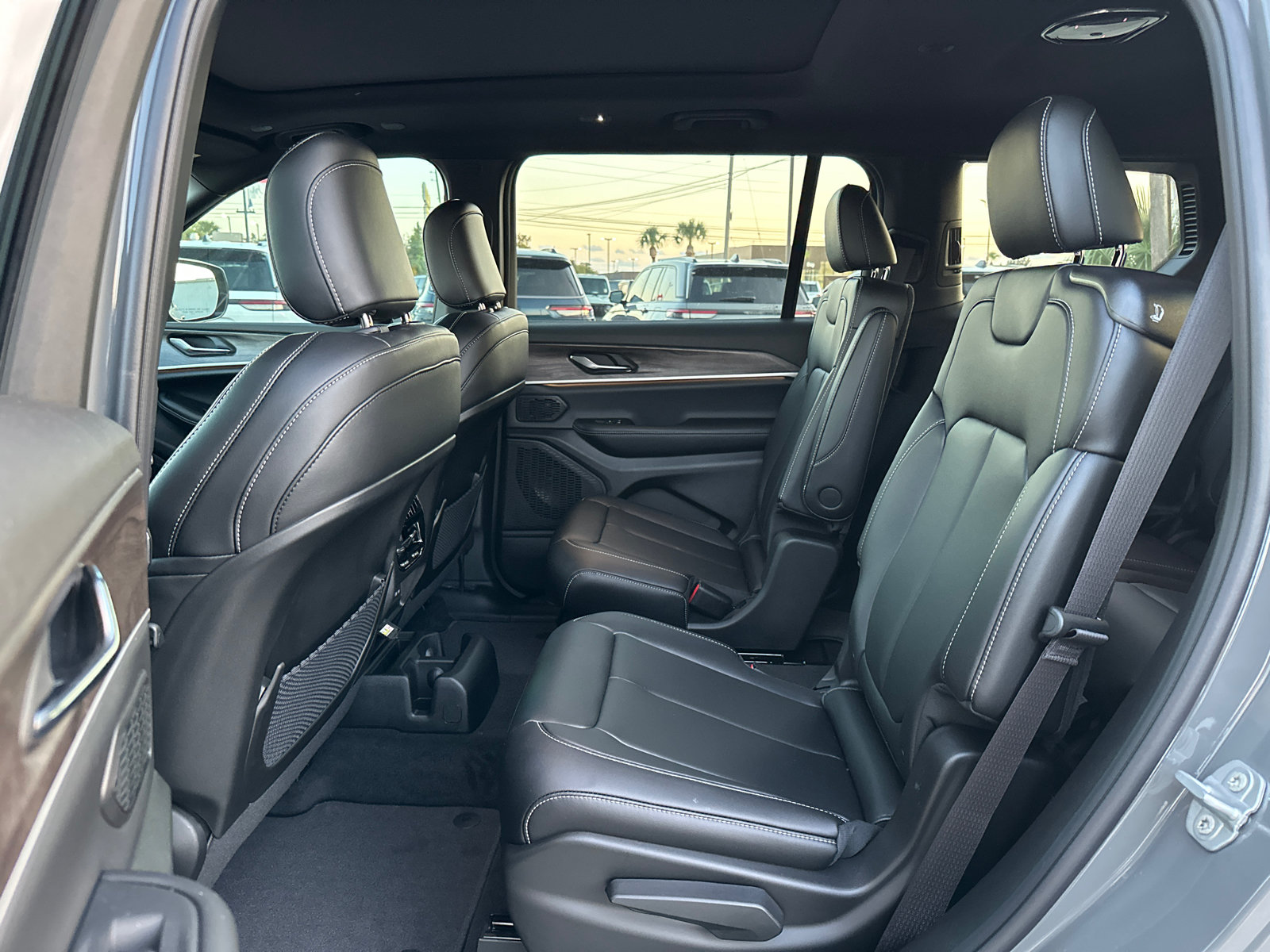 New 2027 Jeep Grand Cherokee L Limited w/ Limited Altitude Package RWD image 14
