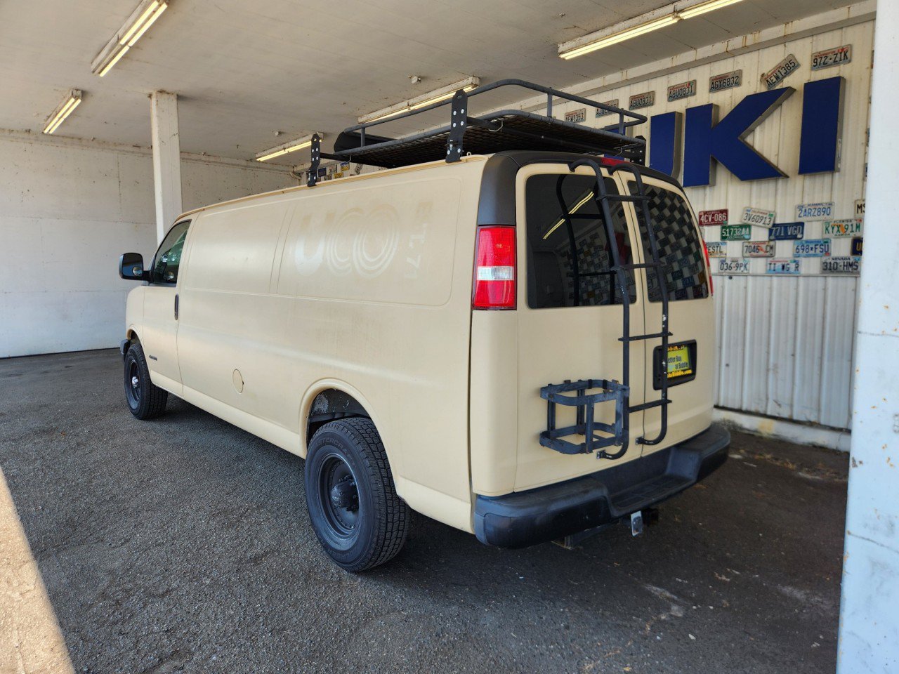 Used 2005 Chevrolet Express 2500 Extended RWD image 5