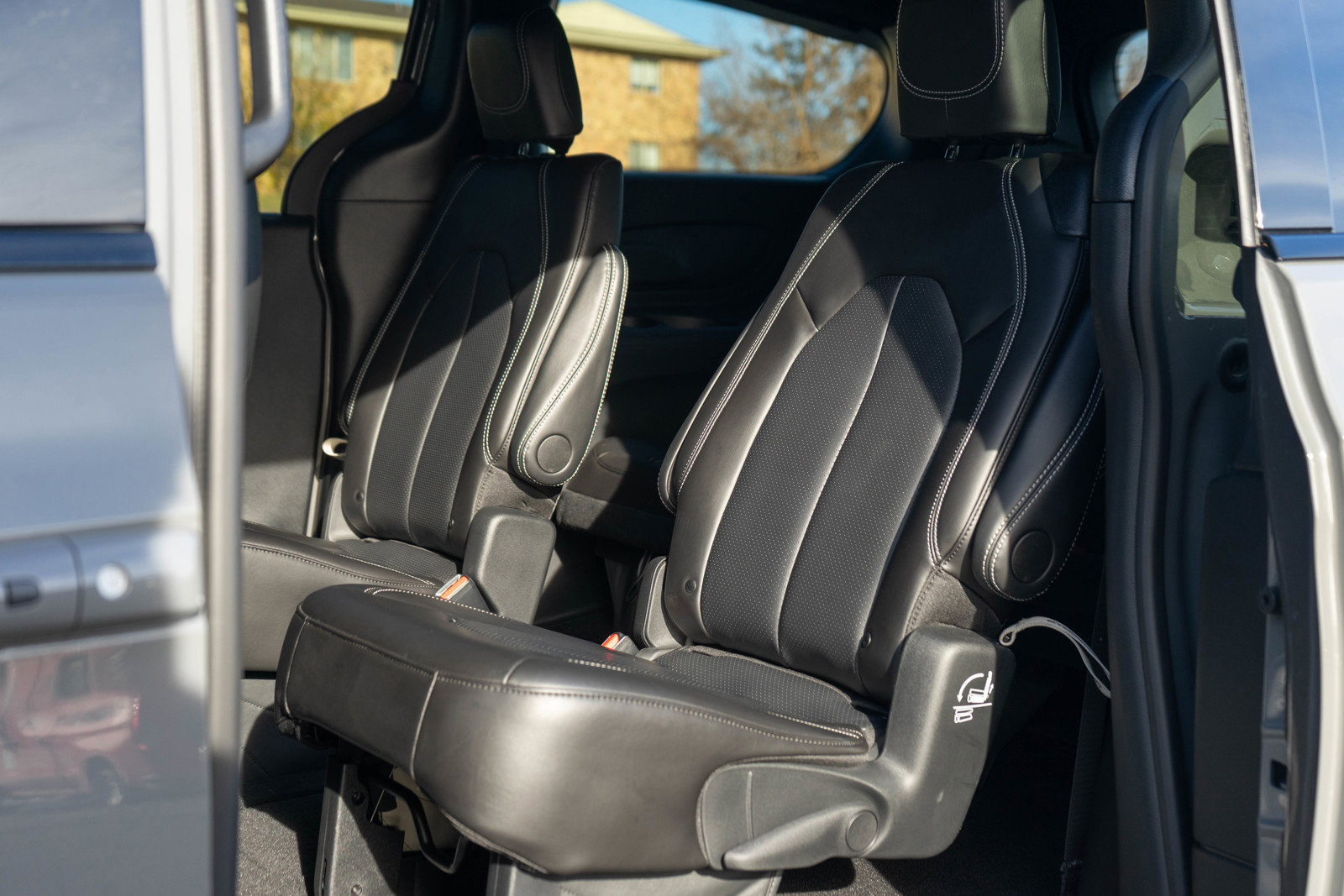 Used 2024 Chrysler Pacifica Touring-L w/ S Appearance Package image 27