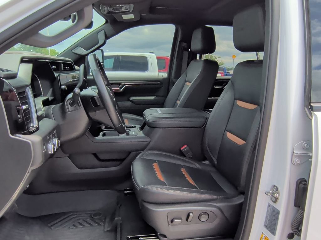 Used 2024 GMC Sierra 2500 AT4 w/ AT4 Premium Plus Package AWD/4WD image 13