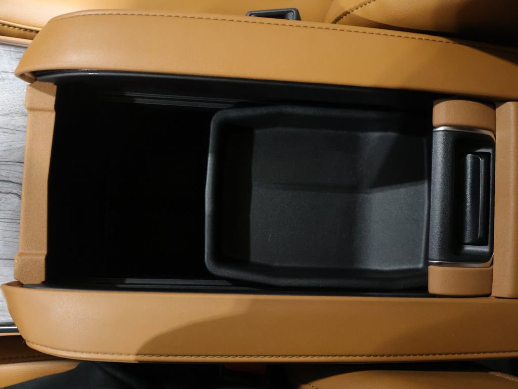 Used 2025 Toyota Highlander Platinum image 35