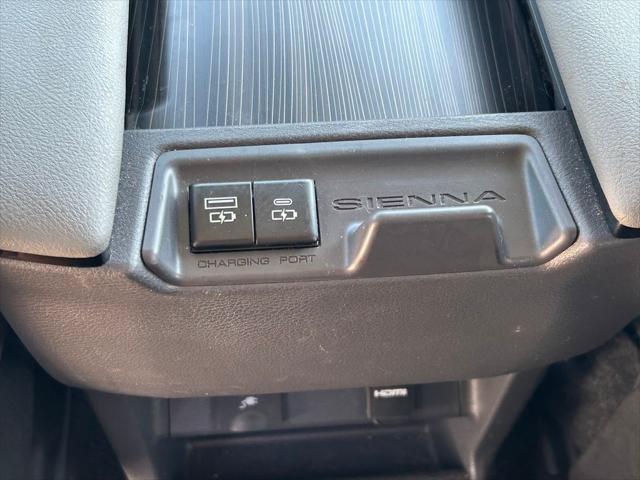 Used 2023 Toyota Sienna Limited AWD/4WD image 25