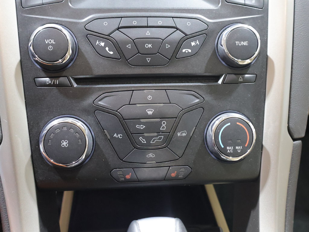 Used 2014 Ford Fusion SE w/ Equipment Group 202A FWD image 26