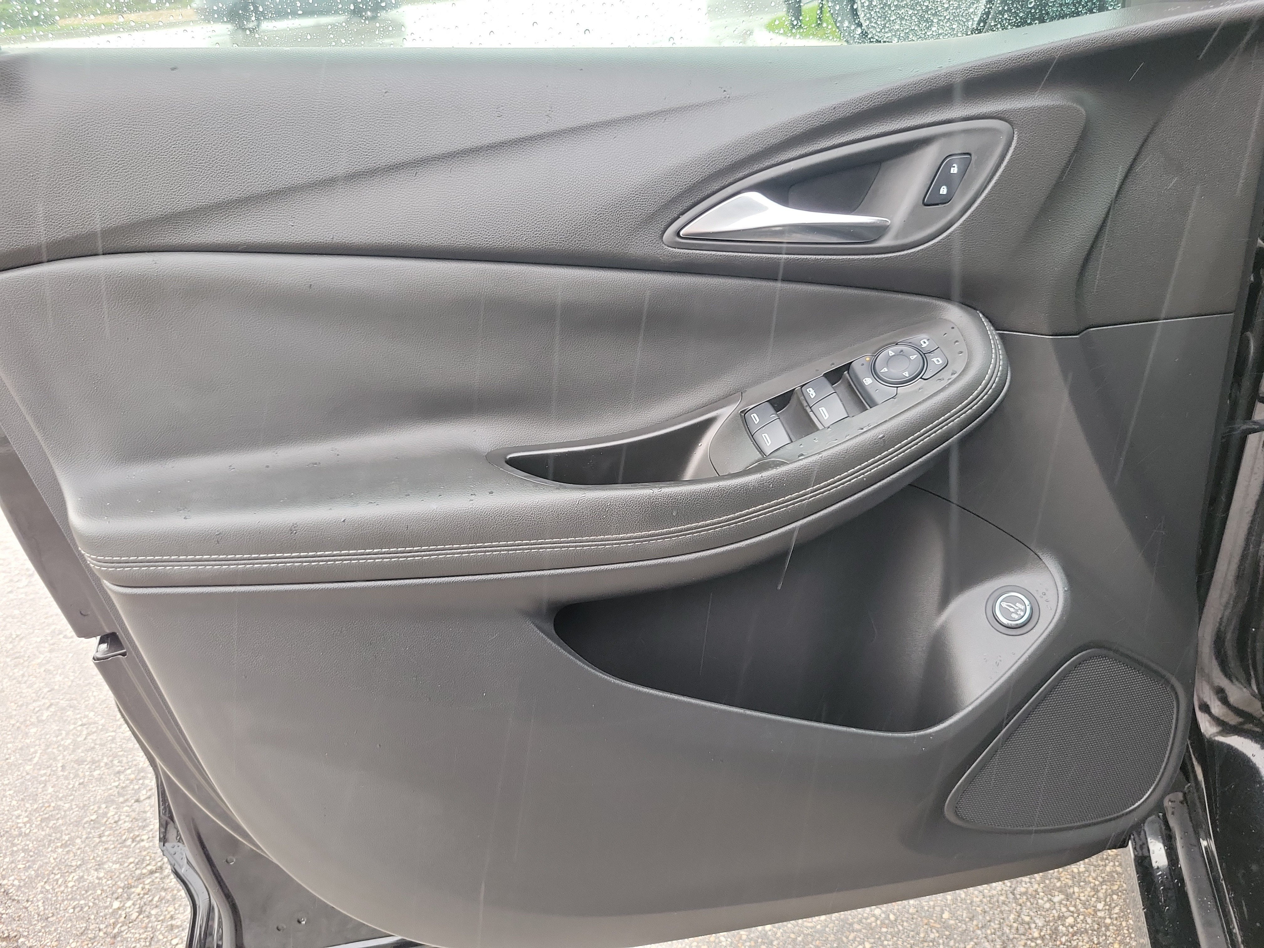 Used 2024 Buick Encore GX Sport Touring w/ Advanced Technology Package FWD image 24