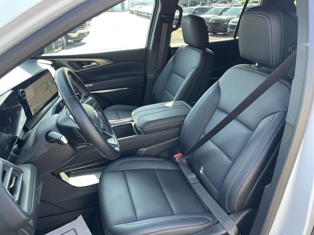 New 2026 Chevrolet Traverse LT w/ Driver Confidence Package AWD/4WD image 11
