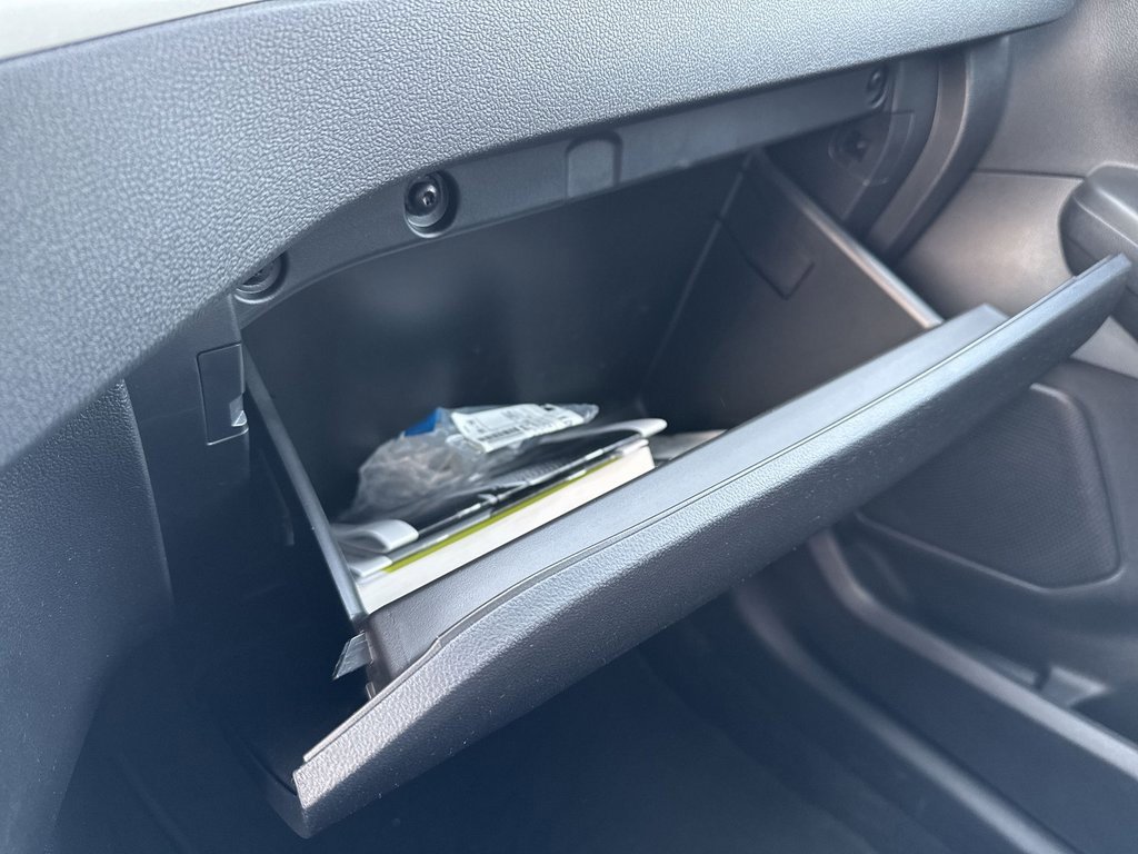 Used 2022 Ford Escape SE w/ SE Sport Appearance Package image 26